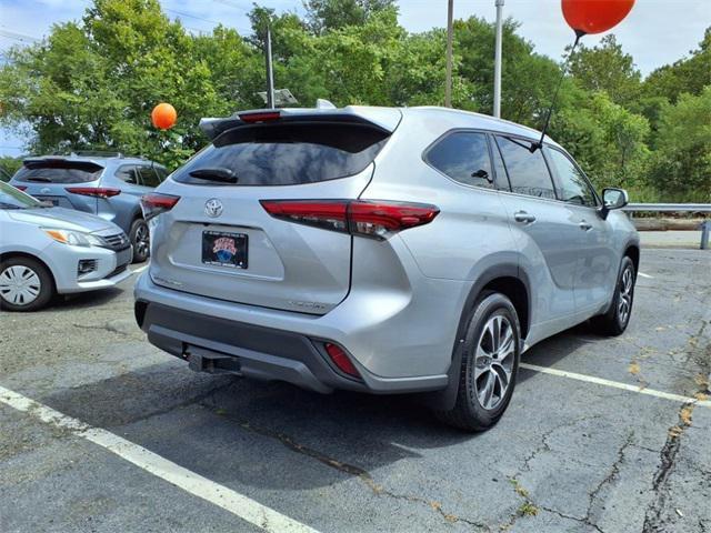 used 2022 Toyota Highlander car, priced at $35,732