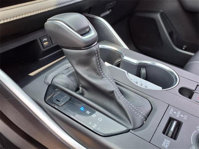 used 2022 Toyota Highlander car, priced at $39,092