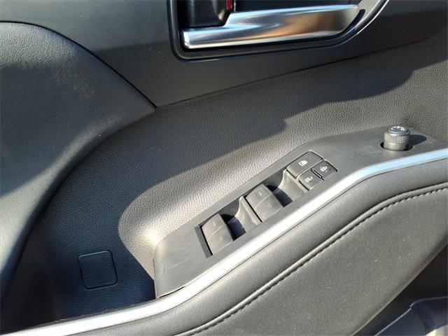 used 2022 Toyota Highlander car, priced at $36,010