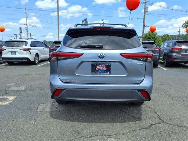 used 2022 Toyota Highlander Hybrid car, priced at $38,440