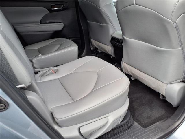 used 2022 Toyota Highlander Hybrid car, priced at $38,440