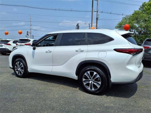 used 2023 Toyota Highlander car, priced at $39,902