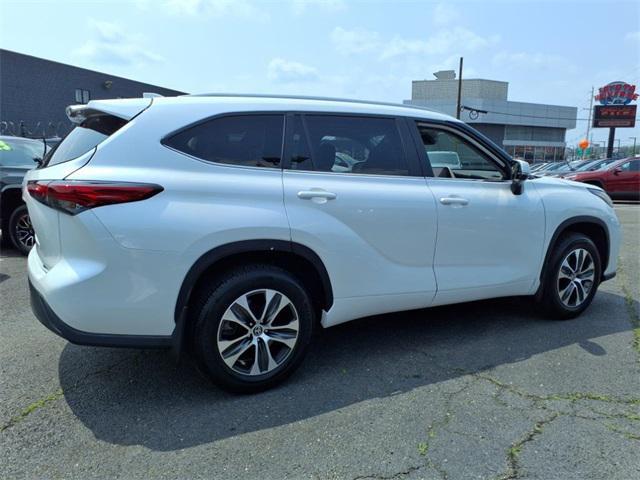 used 2023 Toyota Highlander car, priced at $39,902