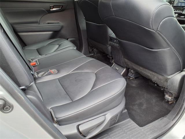 used 2022 Toyota Highlander car, priced at $33,688