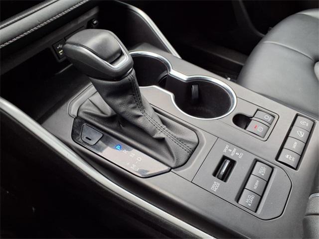 used 2022 Toyota Highlander car, priced at $33,688