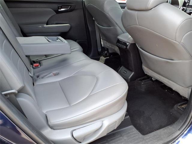 used 2022 Toyota Highlander car, priced at $35,338