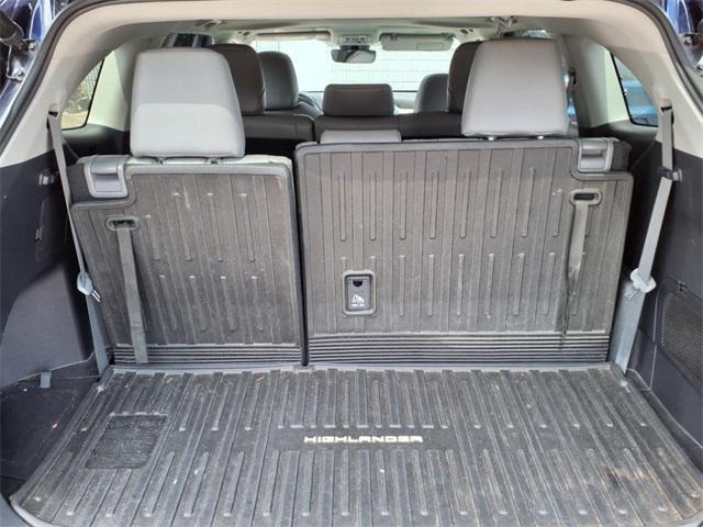 used 2022 Toyota Highlander car, priced at $35,338