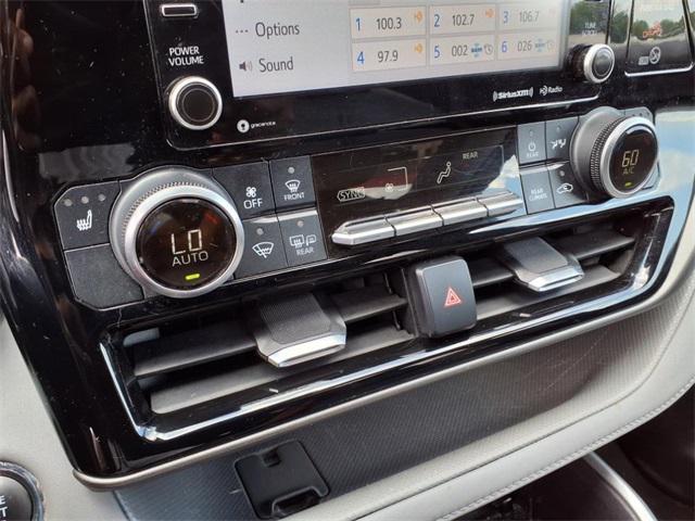 used 2022 Toyota Highlander car, priced at $35,338