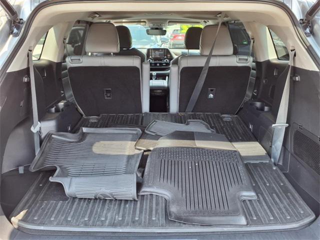 used 2022 Toyota Highlander car, priced at $37,166