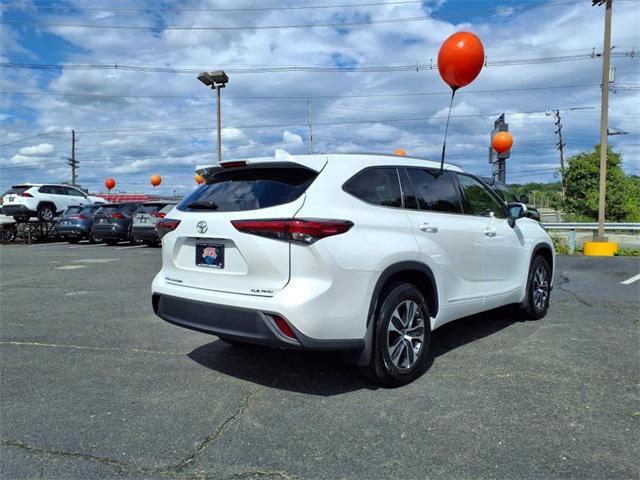 used 2022 Toyota Highlander car, priced at $35,725