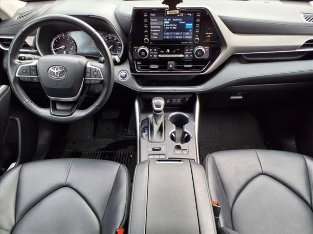 used 2022 Toyota Highlander car, priced at $35,891