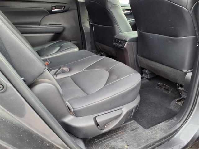 used 2022 Toyota Highlander car, priced at $33,498