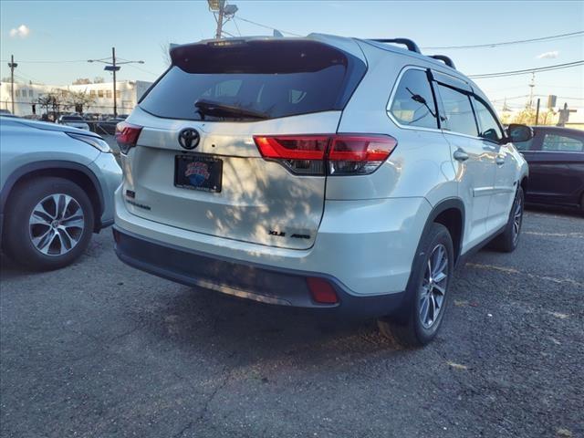 used 2019 Toyota Highlander car, priced at $25,661