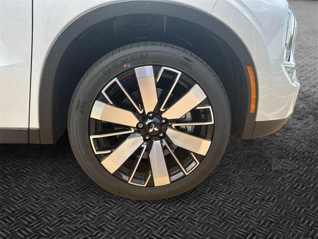 new 2025 Mitsubishi Outlander car, priced at $38,362