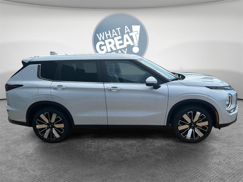 new 2025 Mitsubishi Outlander car, priced at $38,362