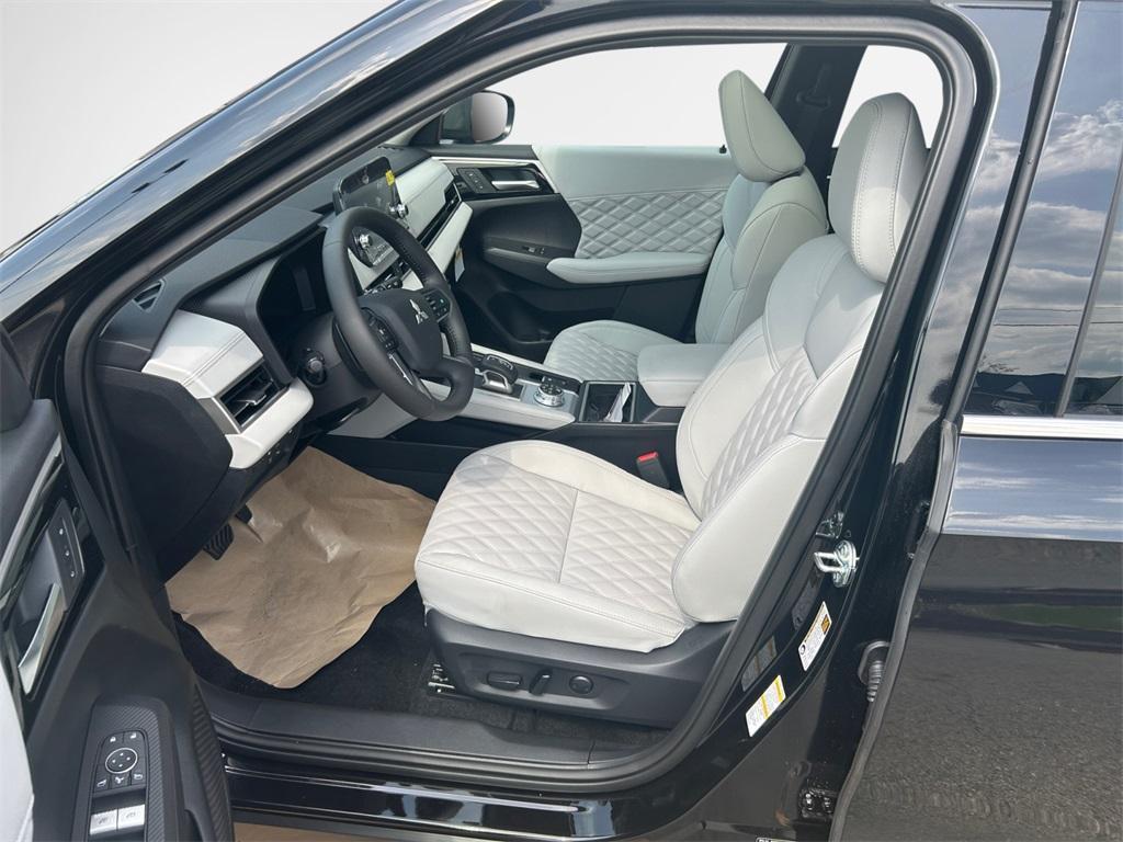 new 2025 Mitsubishi Outlander PHEV car, priced at $48,068