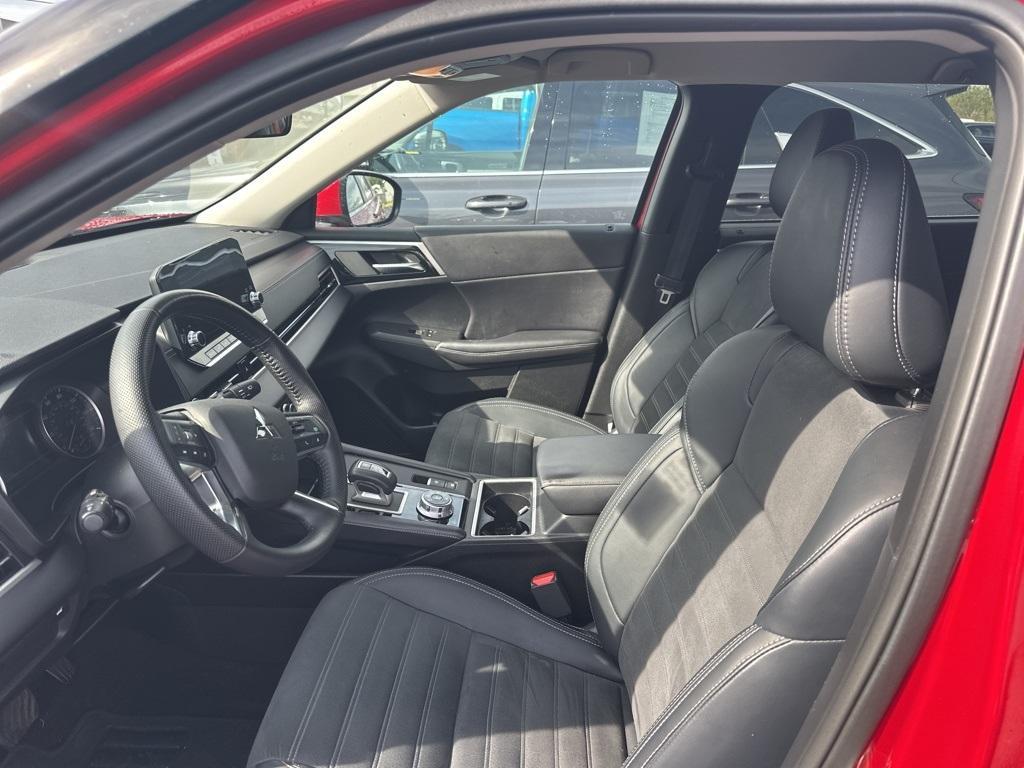 used 2024 Mitsubishi Outlander car