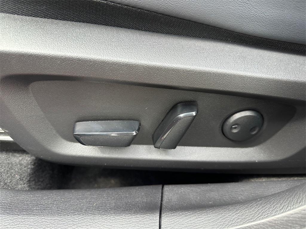 used 2024 Mitsubishi Outlander car, priced at $28,747