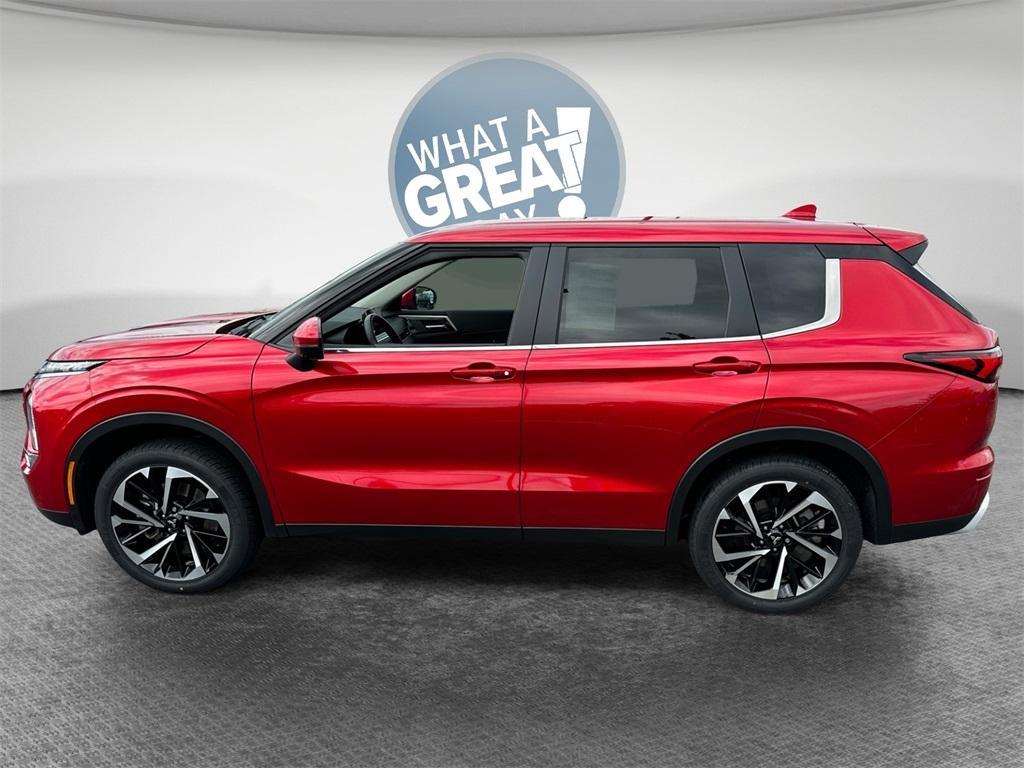 used 2024 Mitsubishi Outlander car, priced at $28,747