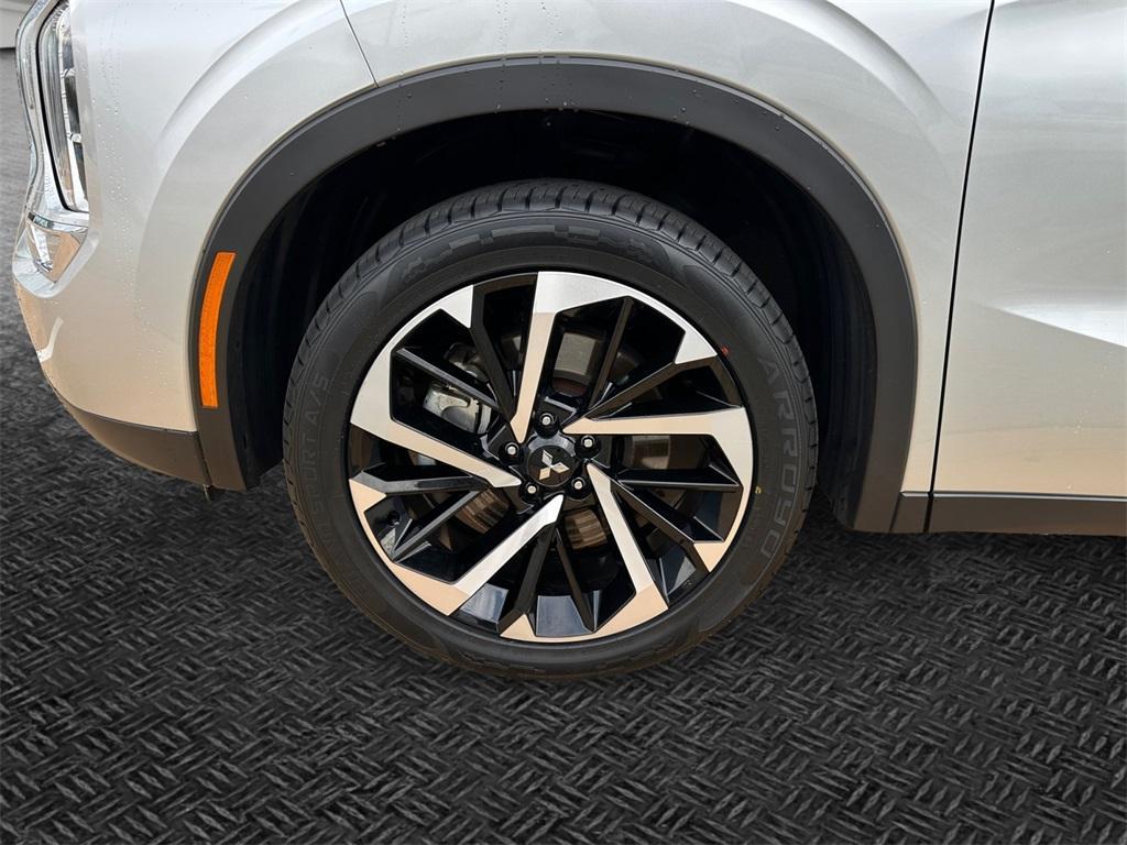 used 2023 Mitsubishi Outlander car, priced at $24,994