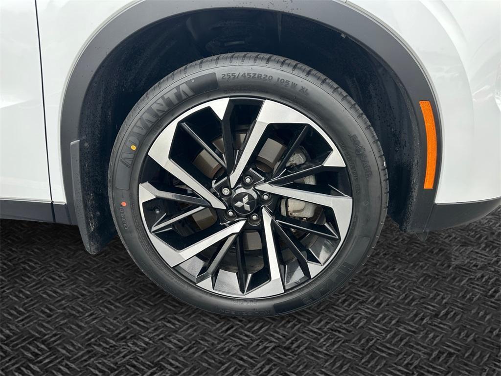used 2022 Mitsubishi Outlander car, priced at $24,327