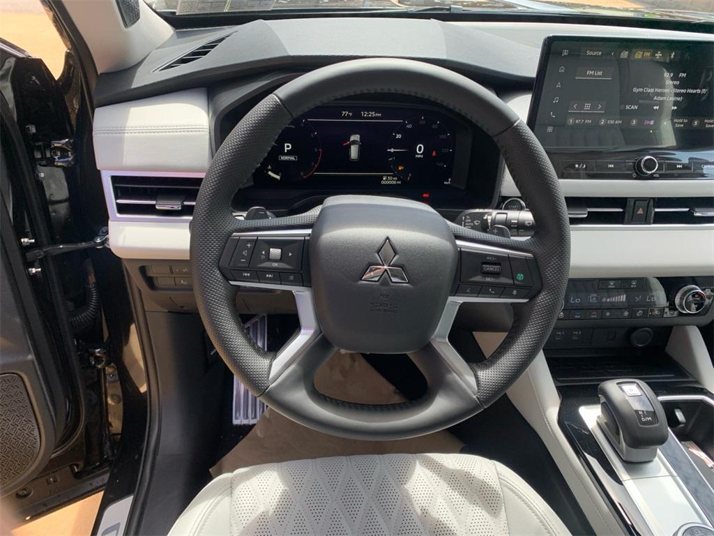 new 2025 Mitsubishi Outlander car, priced at $43,114