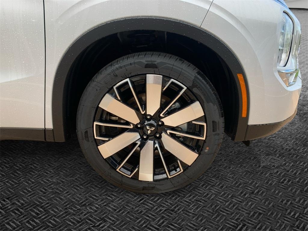new 2025 Mitsubishi Outlander car, priced at $38,508