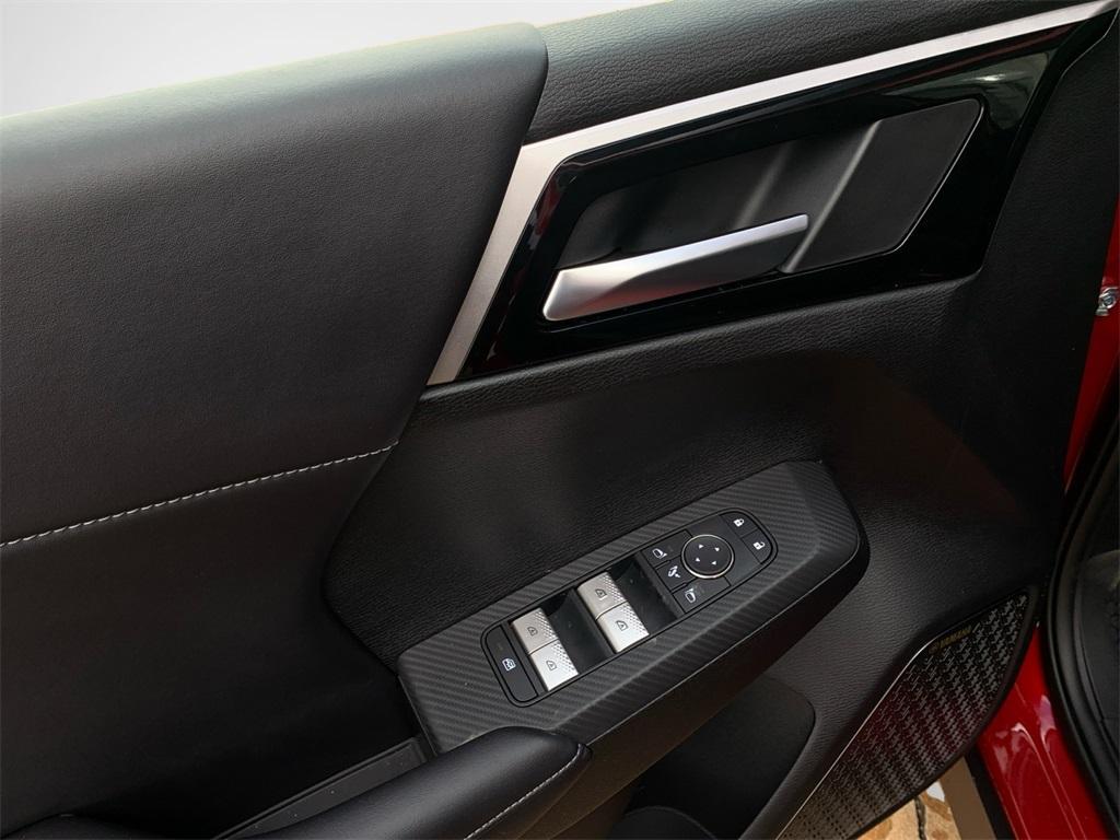 new 2025 Mitsubishi Outlander car, priced at $38,523