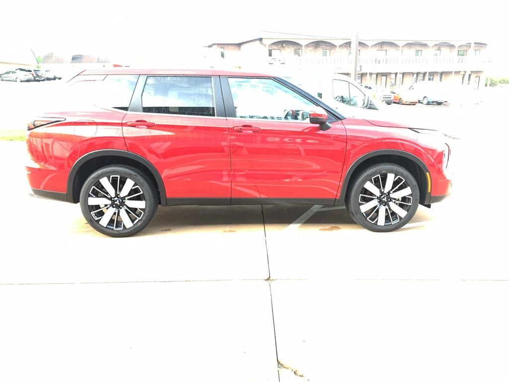new 2025 Mitsubishi Outlander car, priced at $38,523