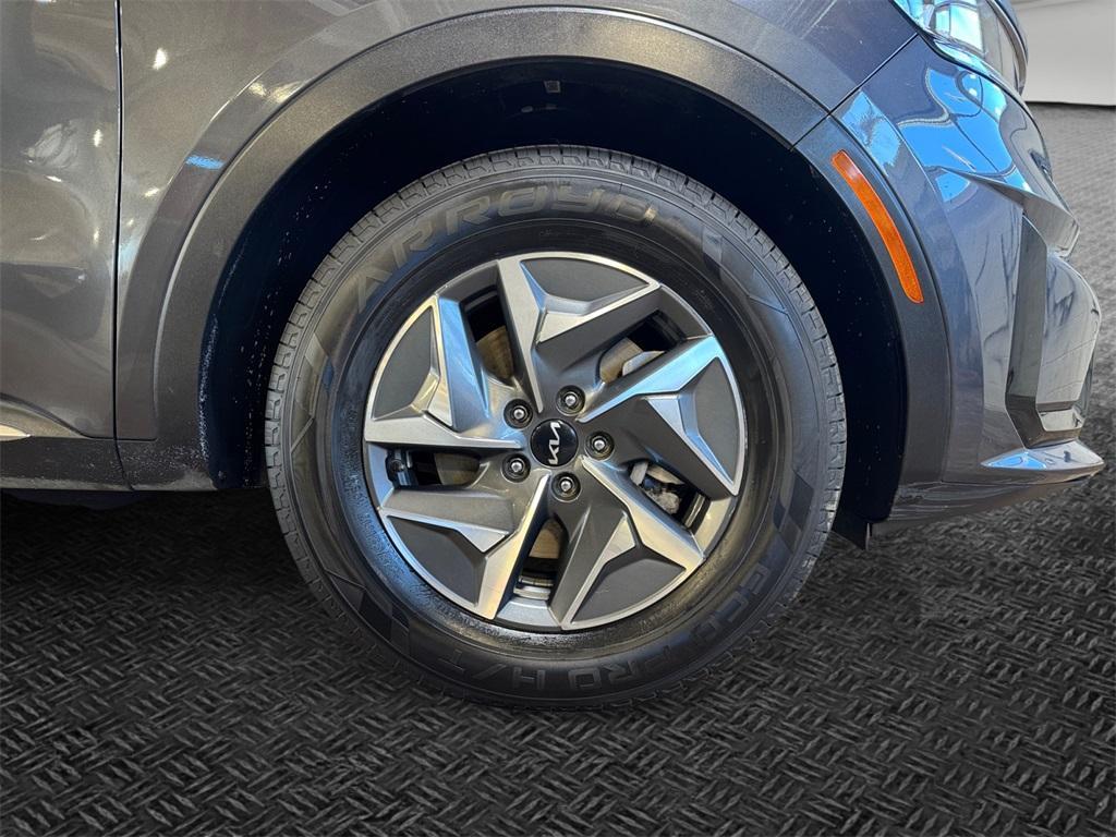 used 2022 Kia Sorento Hybrid car, priced at $22,247