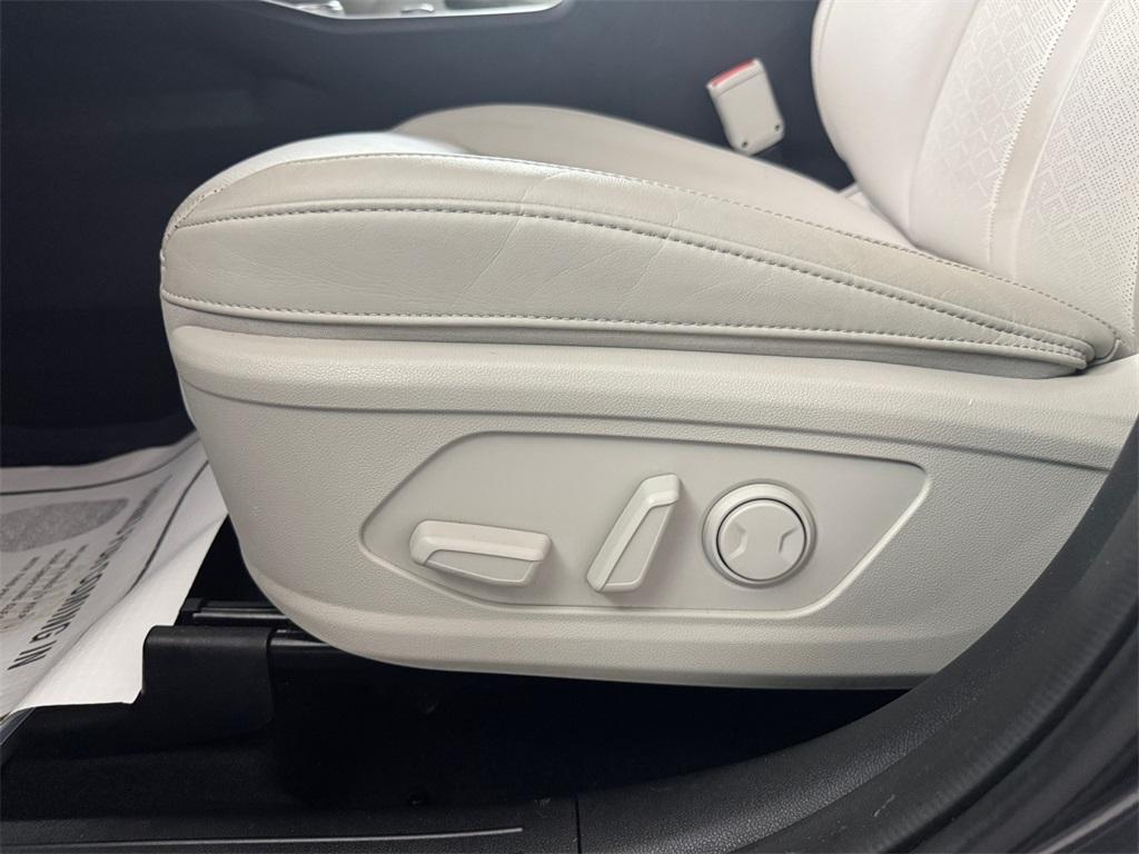 used 2022 Kia Sorento Hybrid car, priced at $23,984