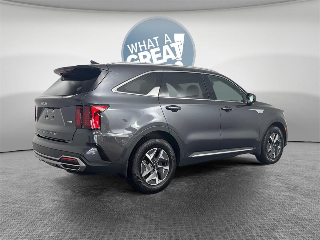 used 2022 Kia Sorento Hybrid car, priced at $23,984
