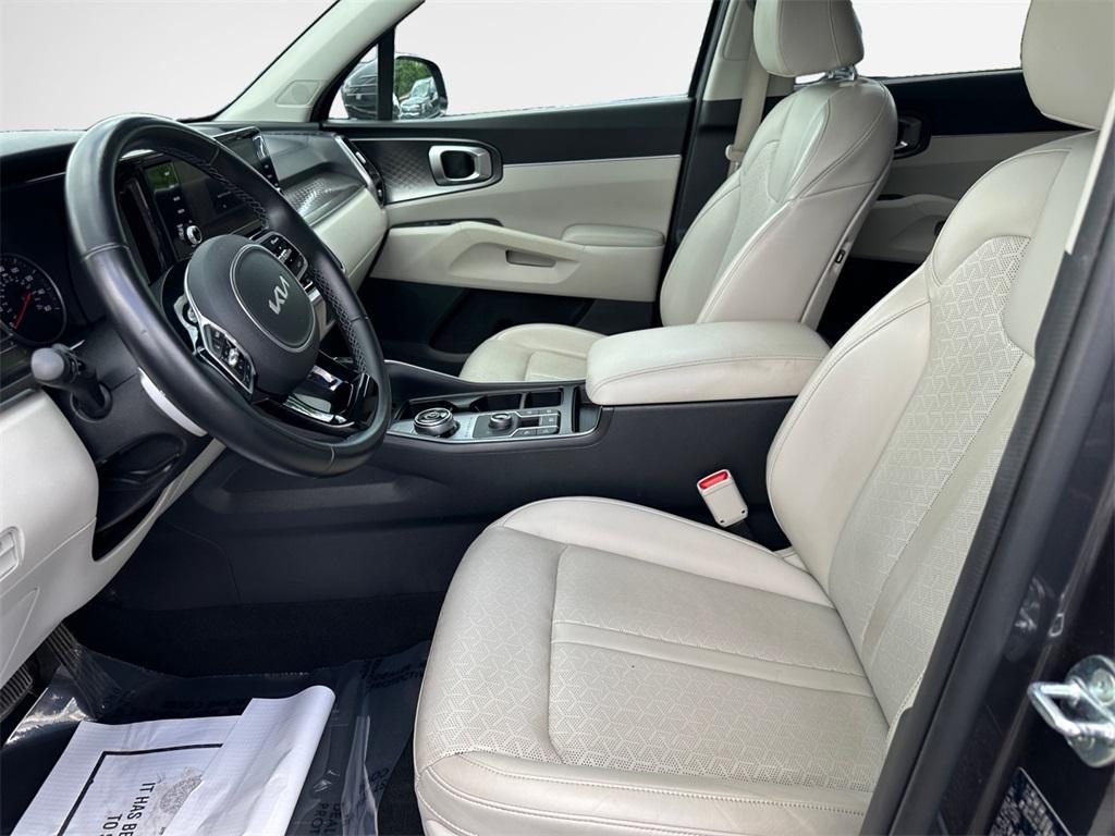 used 2022 Kia Sorento Hybrid car, priced at $23,984