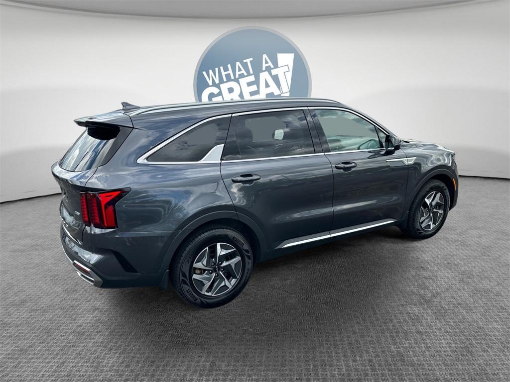 used 2022 Kia Sorento Hybrid car, priced at $23,984