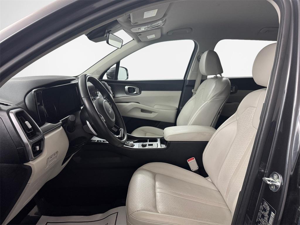used 2022 Kia Sorento Hybrid car, priced at $23,984
