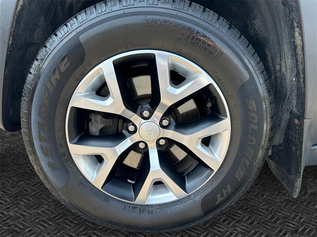 used 2018 Jeep Cherokee car, priced at $15,644