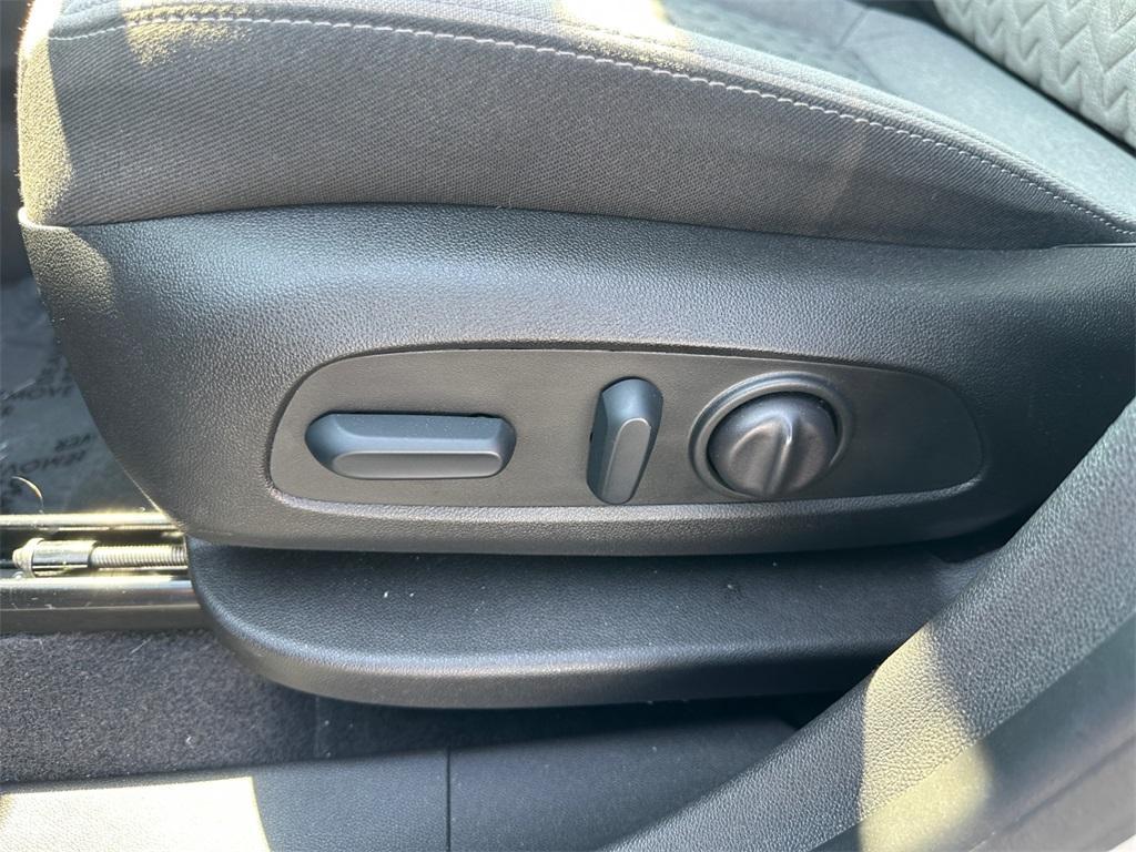 used 2022 Chevrolet Equinox car, priced at $21,987