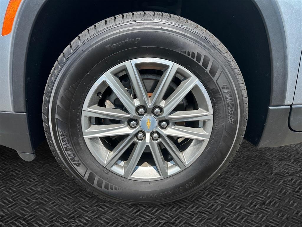 used 2023 Chevrolet Traverse car, priced at $32,984