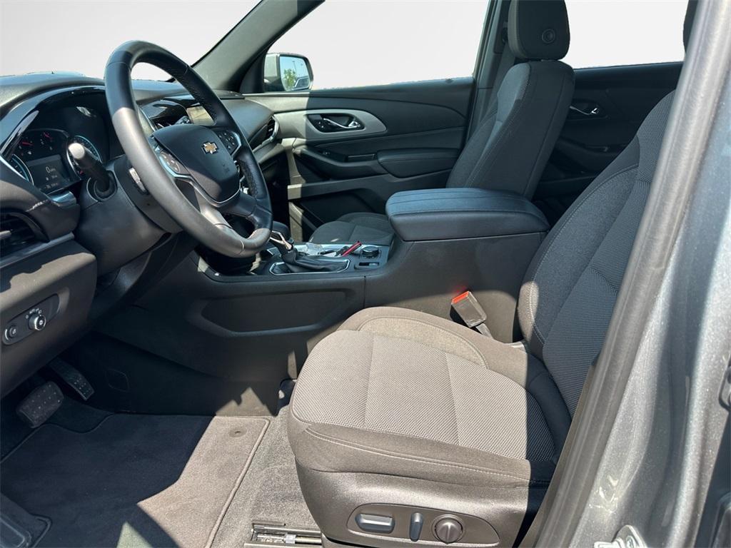 used 2023 Chevrolet Traverse car, priced at $32,984