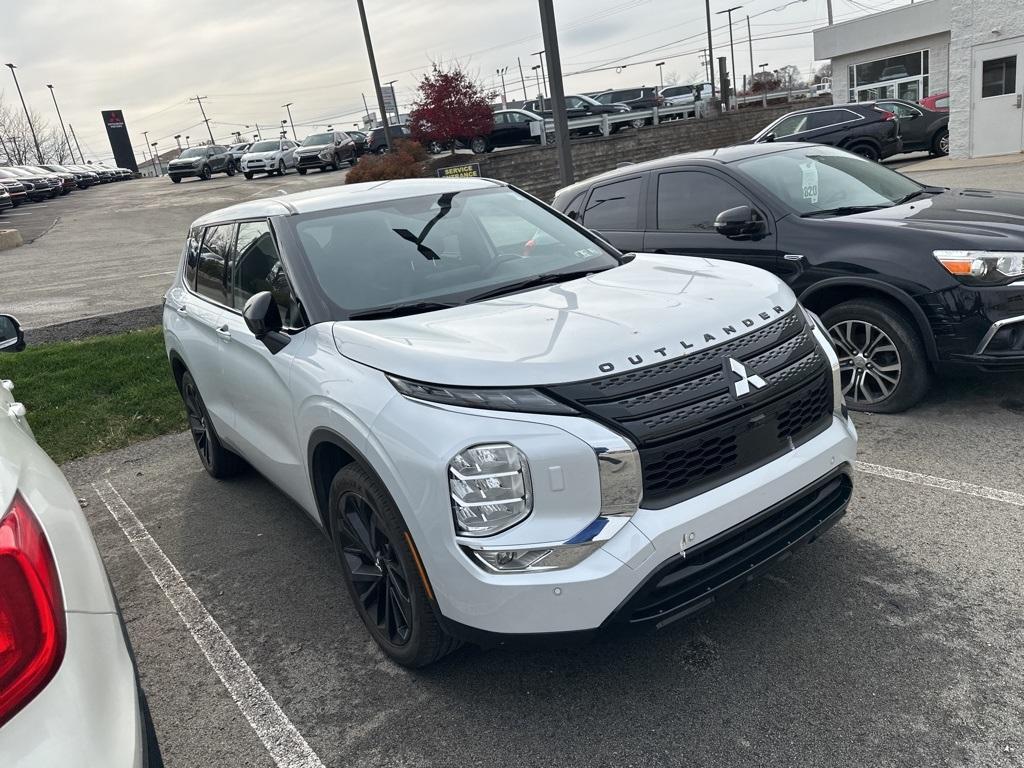 used 2024 Mitsubishi Outlander car, priced at $26,919