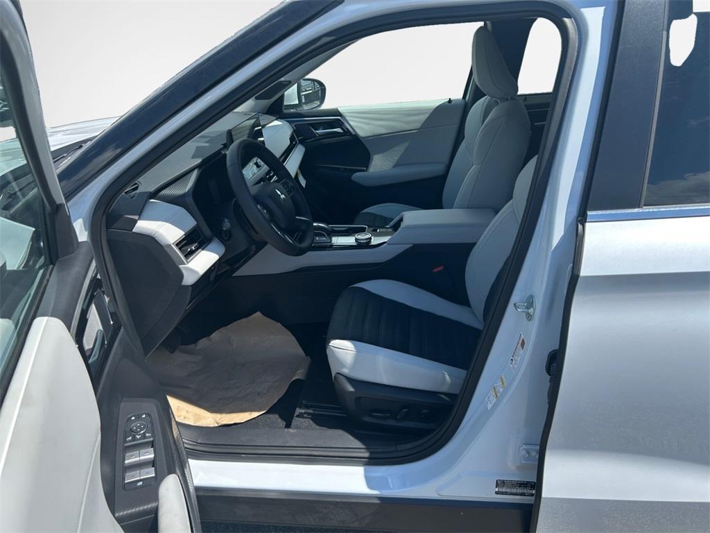 new 2025 Mitsubishi Outlander car, priced at $38,546