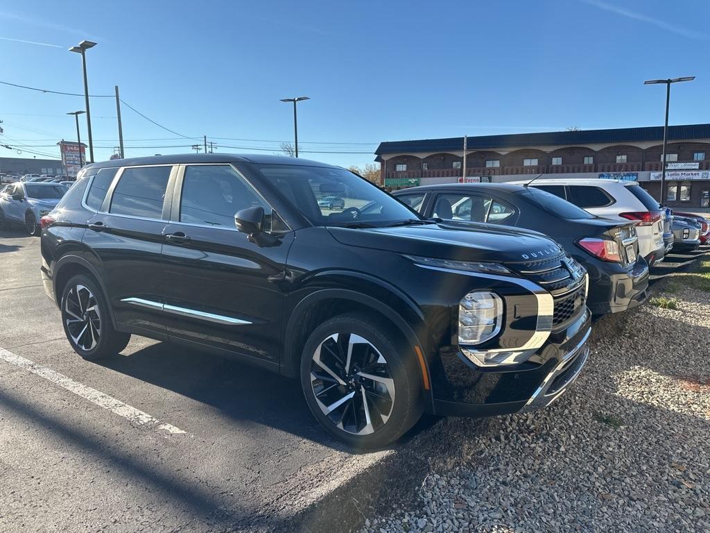 used 2024 Mitsubishi Outlander car, priced at $25,492
