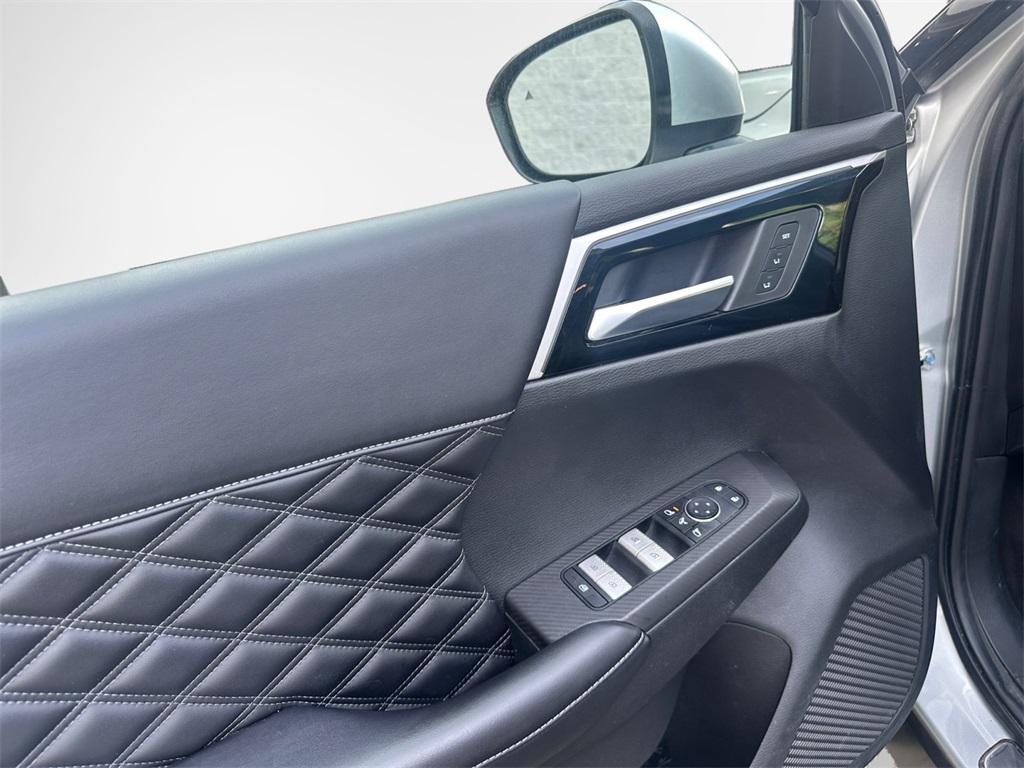 used 2022 Mitsubishi Outlander car, priced at $24,995