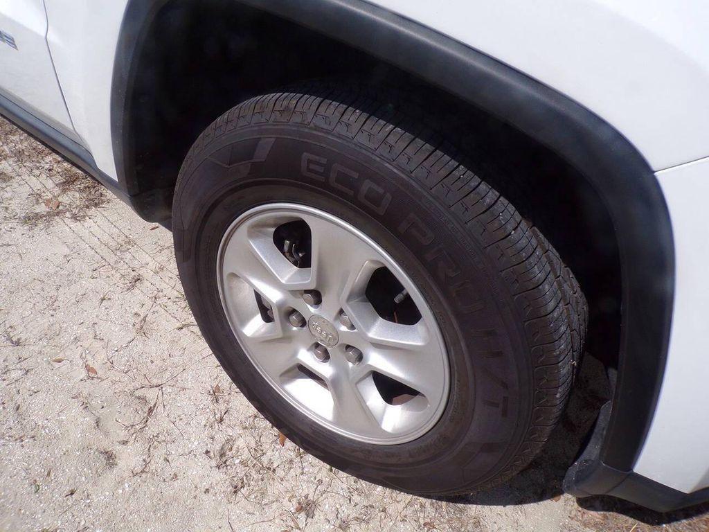 used 2016 Jeep Grand Cherokee car, priced at $13,999