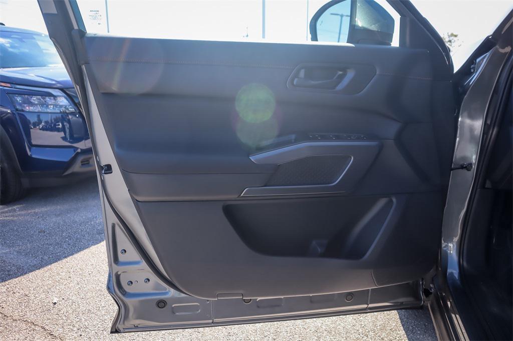 new 2025 Nissan Pathfinder car, priced at $39,326