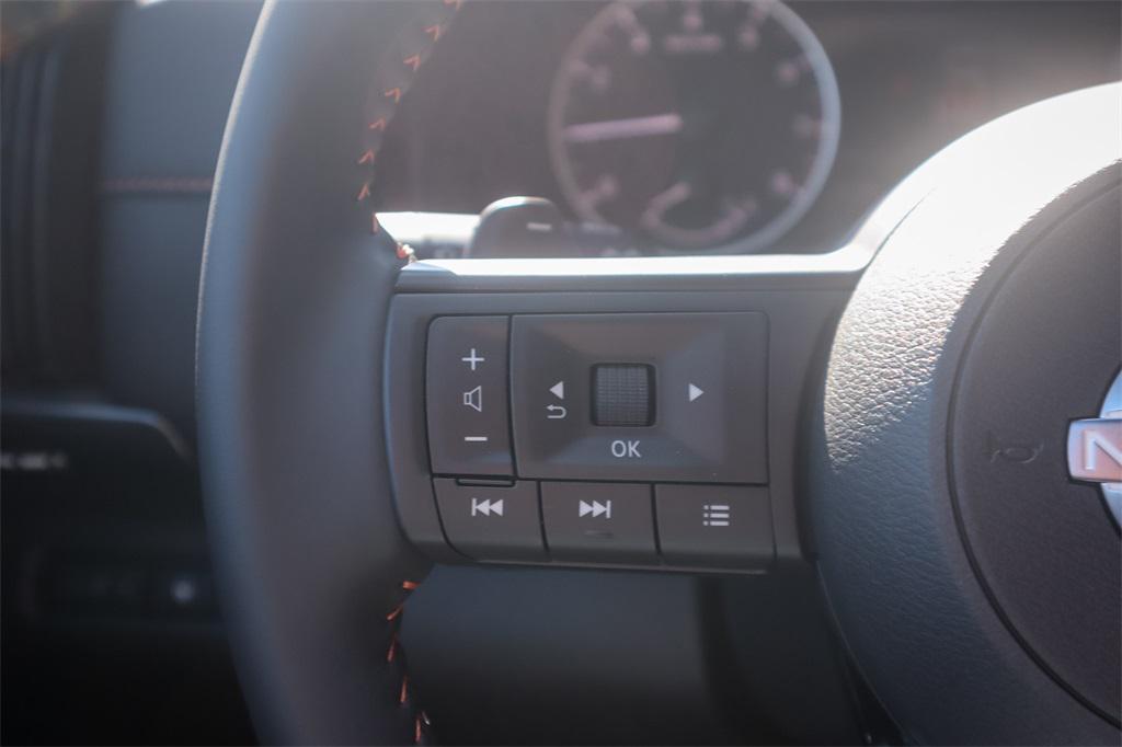 new 2025 Nissan Pathfinder car, priced at $39,326