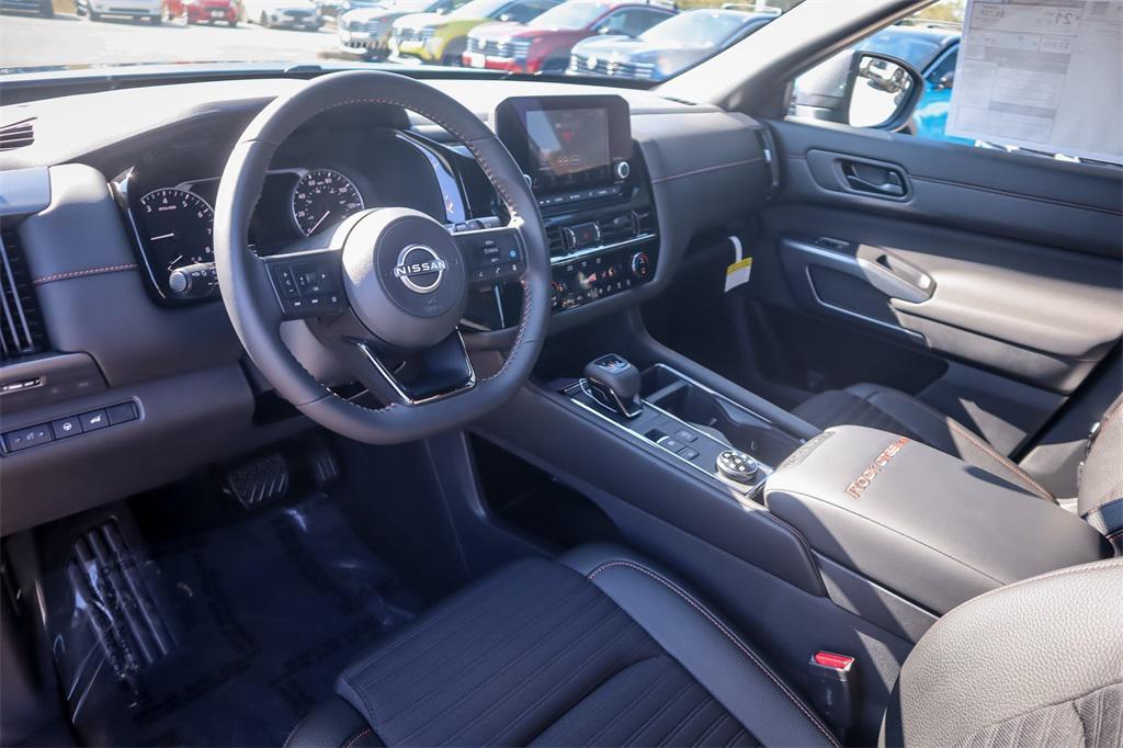 new 2025 Nissan Pathfinder car, priced at $39,326