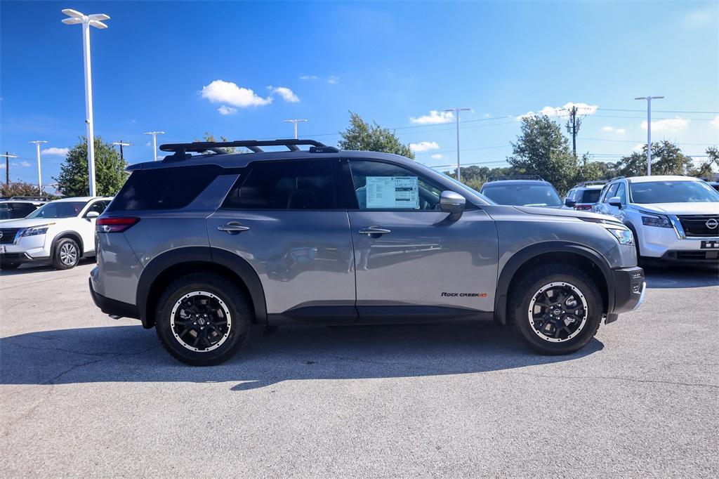 new 2025 Nissan Pathfinder car, priced at $39,326