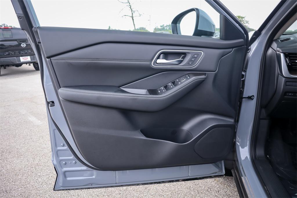 new 2025 Nissan Rogue car, priced at $35,267