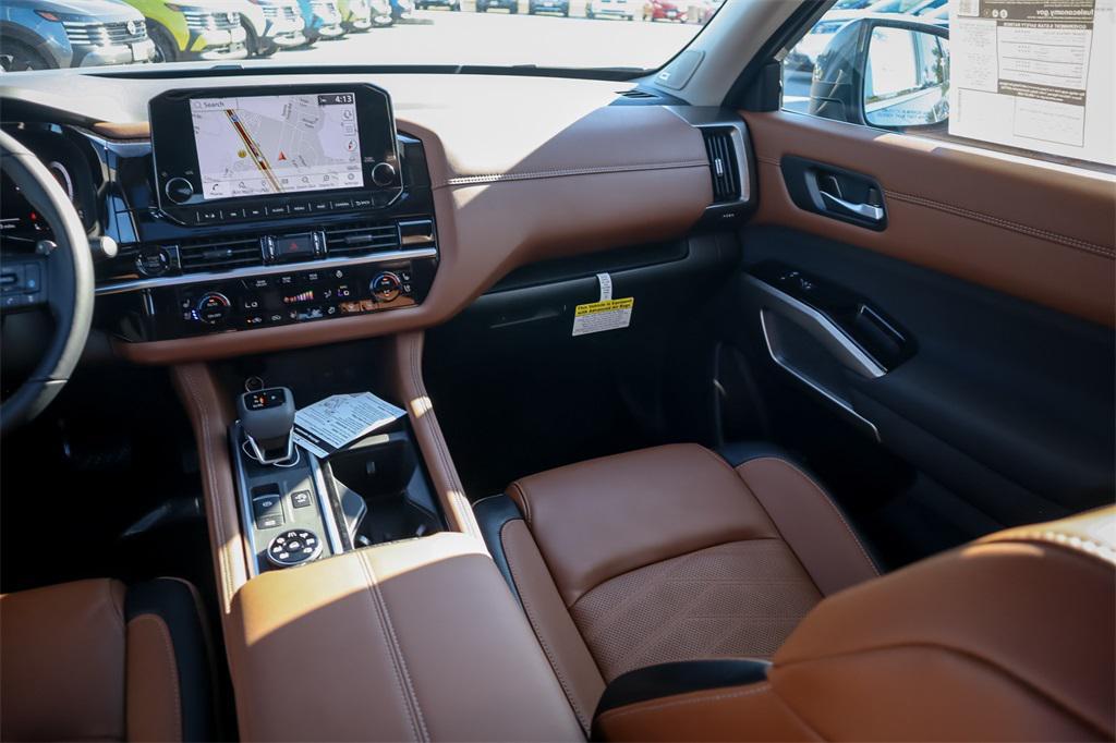 new 2025 Nissan Pathfinder car, priced at $45,607